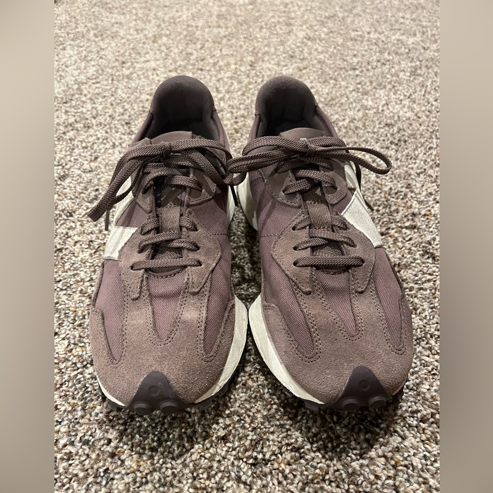 New balance 327 women’s 9.5